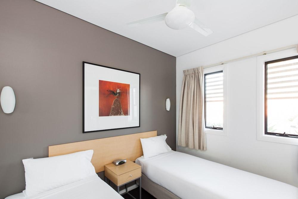 Aparthotel Majestic Oasis 4*