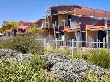 Majestic Oasis Aparthotel 4*