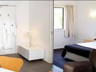 Majestic Oasis Aparthotel 4*