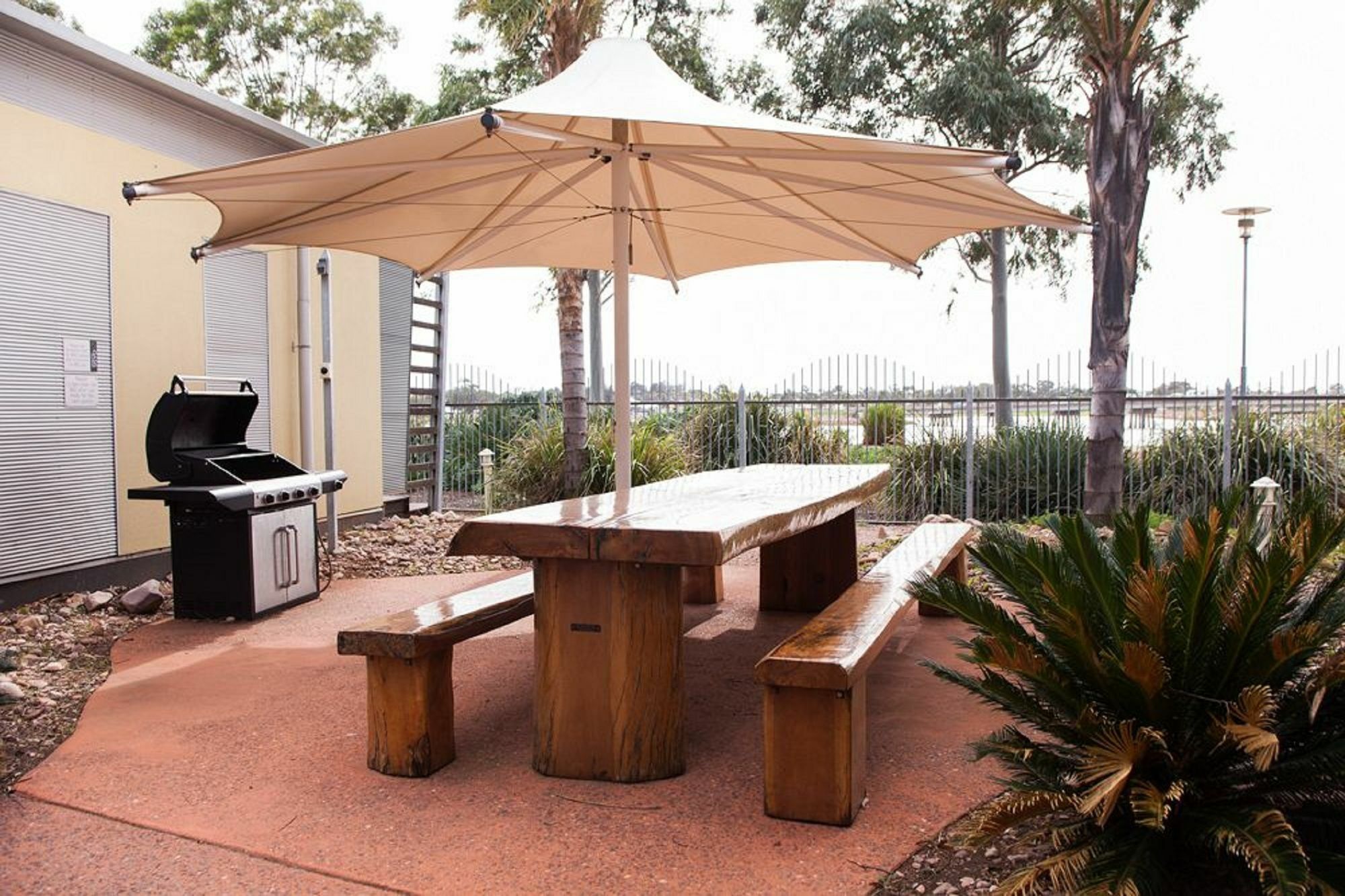 Majestic Oasis 4*
